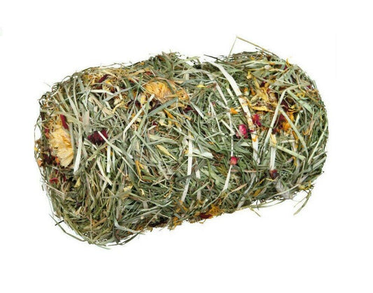 Trixie Hay Bale With Flower Mix 200g